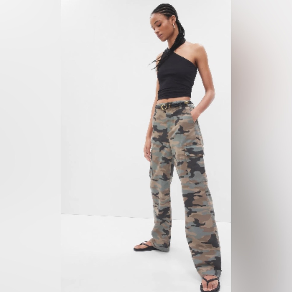 Gap Women’s Cargo Pants, NWT, Size 10, Camo Pattern, MSRP $89.95